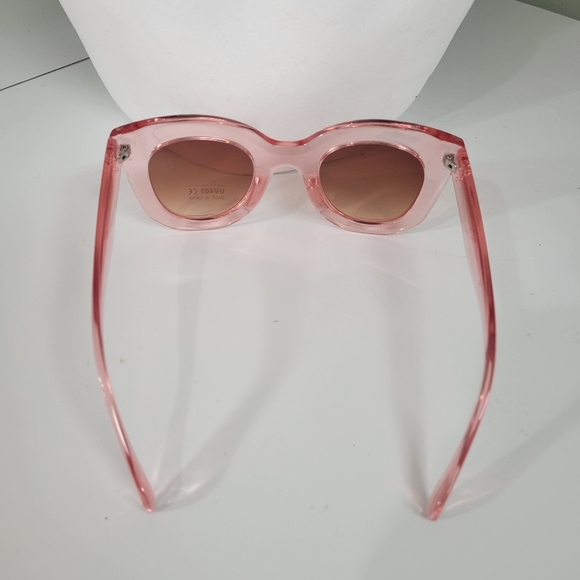 OVERSIZED DESIGNER STYLE SUNGLASSES 🕶😎 with soft case - Picture 5 of 11